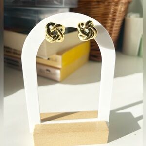 NIP Small Gold Knot fashion Stud Earrings